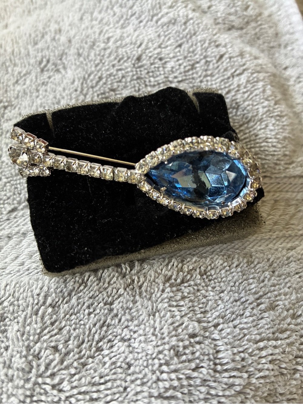 Blue Topaz Brooch with Clear Rhinestones